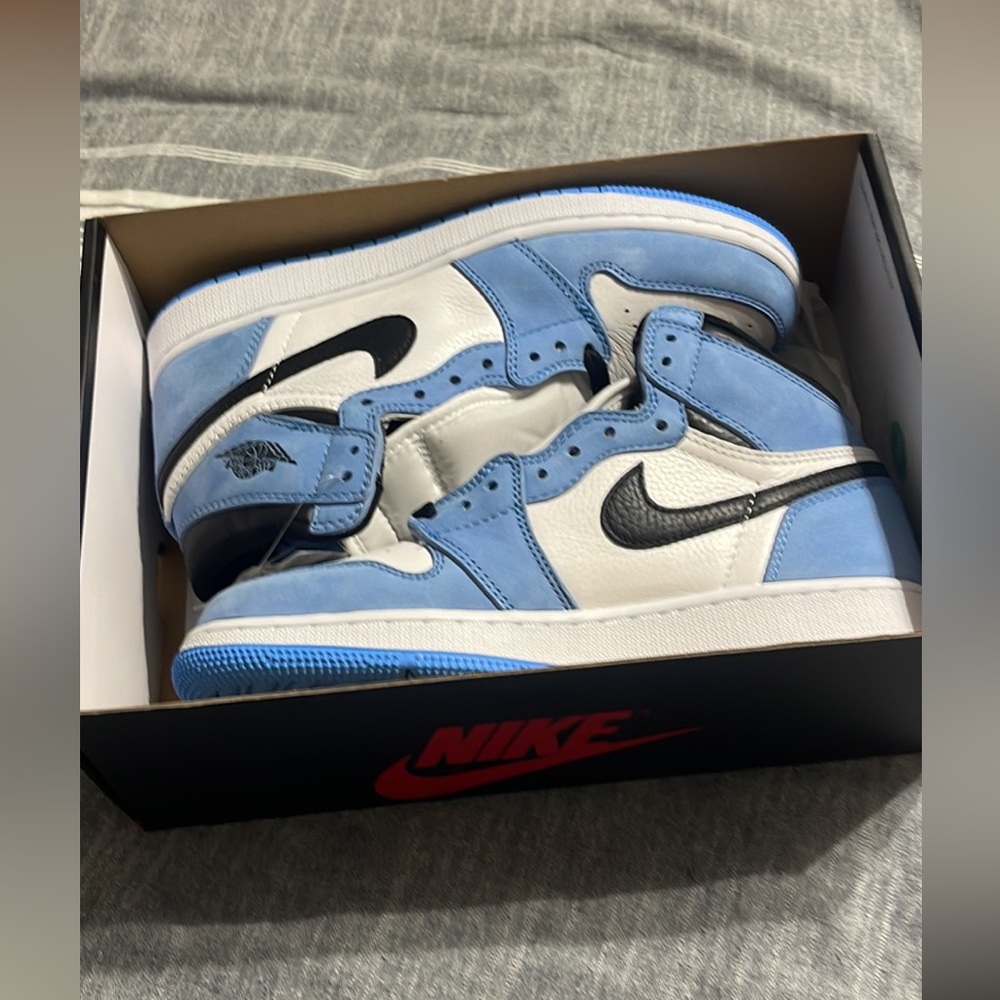 Jordan 1 High University Blue